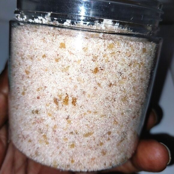 Hand crafted natural Brown Sugar Snicker doddle Emulsified sugar scrub - Picture 10 of 11